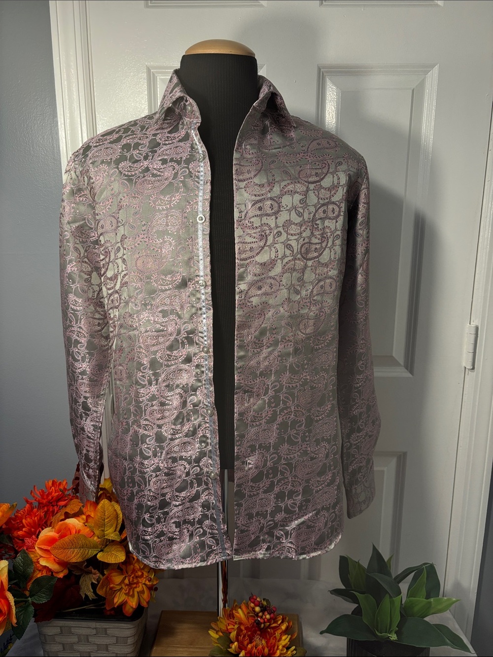 Barry Wang Men’s Medium Pink & Silver Paisley Dress Shirt